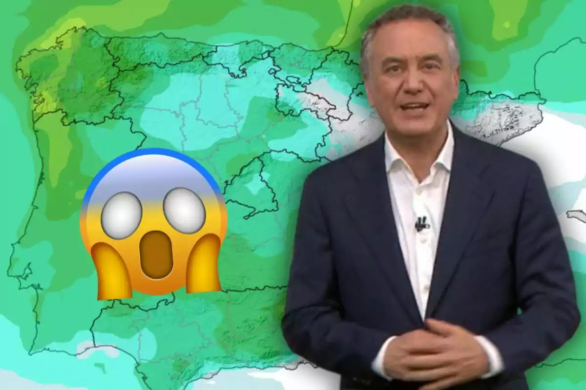 Un presentador de televisión está frente a un mapa meteorológico con un emoji sorprendido superpuesto.