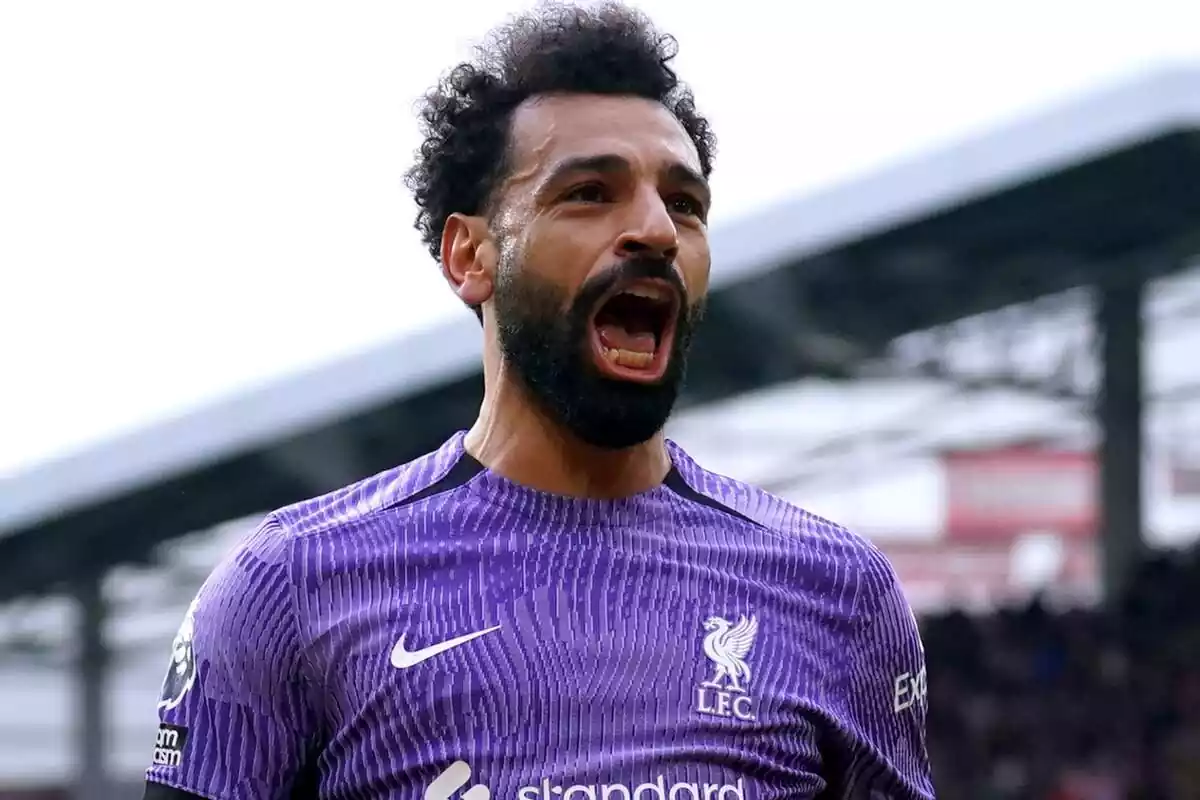 Mohamed Salah grita com um gol com a camisa do Liverpool