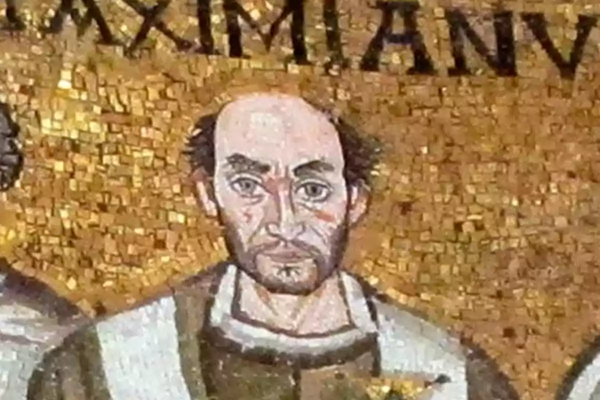 Mosaico antiguo de un hombre con barba y cabello oscuro sobre un fondo dorado.