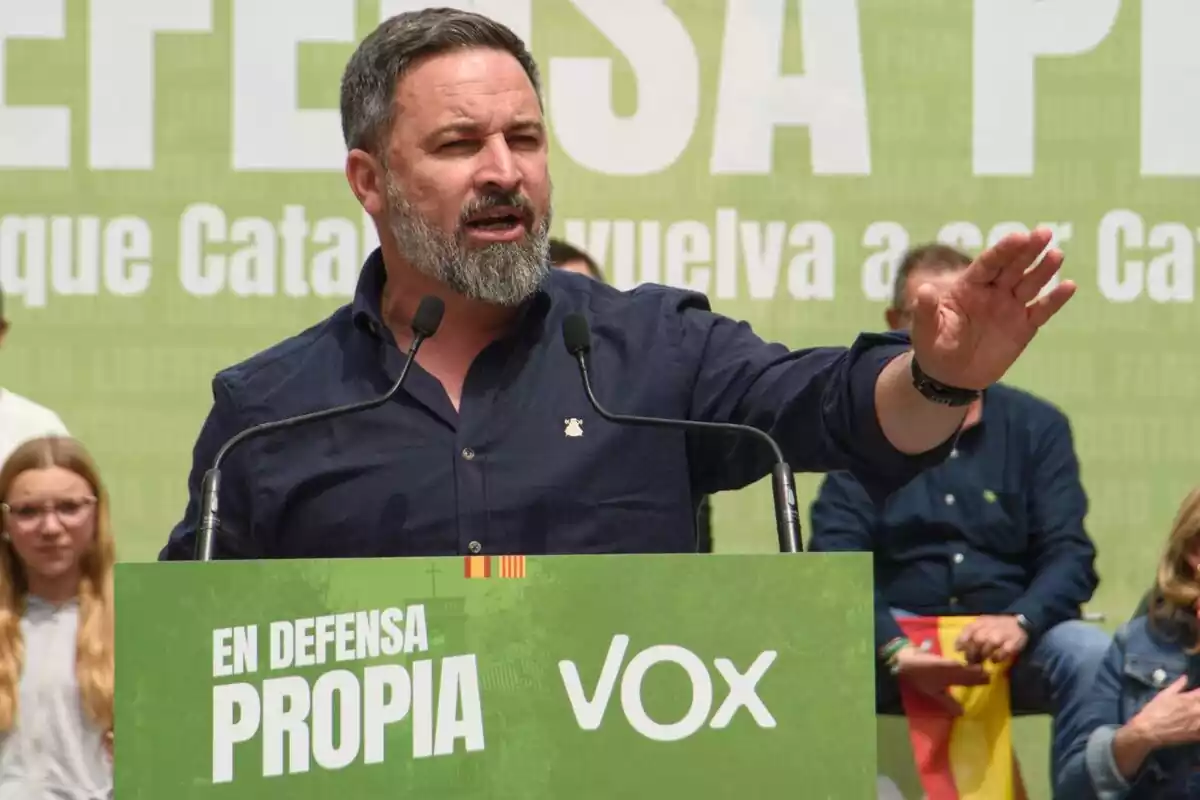 El president de VOX, Santiago Abascal, intervé durant un acte de campanya de VOX, a la plaça Llibertat, a 4 de maig de 2024, a Salt, Girona, Catalunya (Espanya)