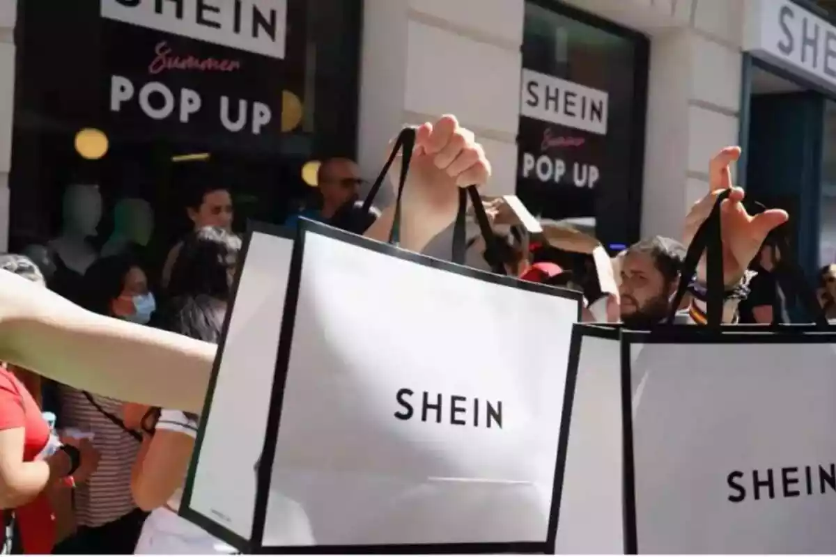 Shein bags in front of a pop up