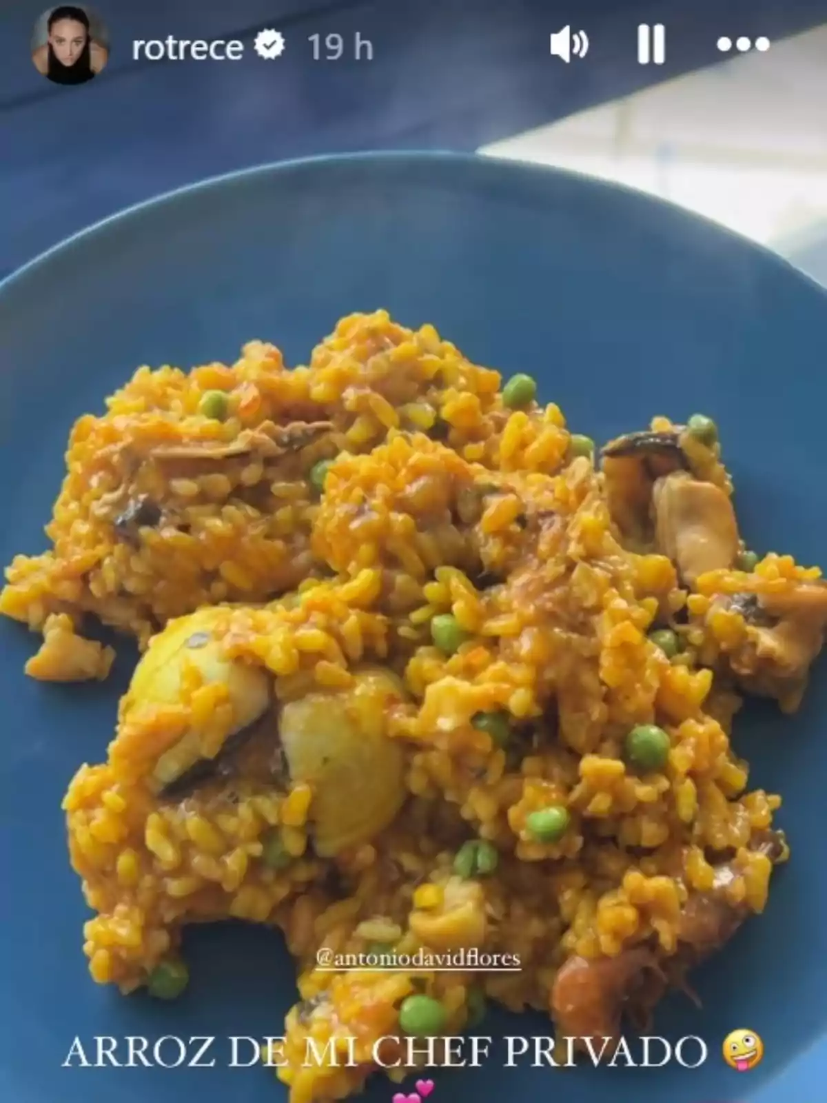 Rocío Flores' story where she shows a plate of rice prepared by her father, Antonio David Flores. Rocío Flores' story where she shows a plate of rice prepared by her father, Antonio David Flores.