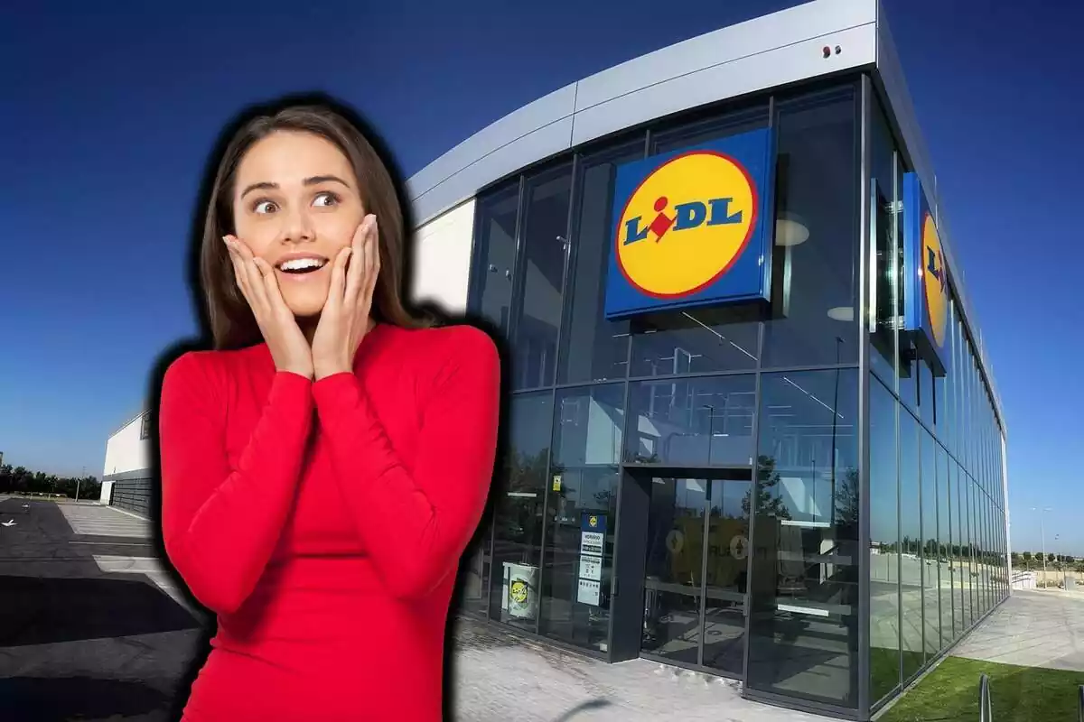 Dona jove bruna samarreta vermella, encantada, amb les mans a la cara, sobre fons de Lidl