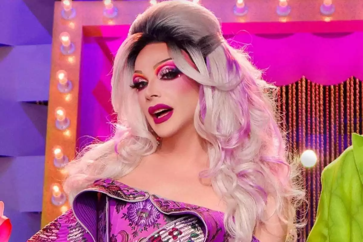 Fotografía de Supremme de Luxe mirando a cámara en Drag Race