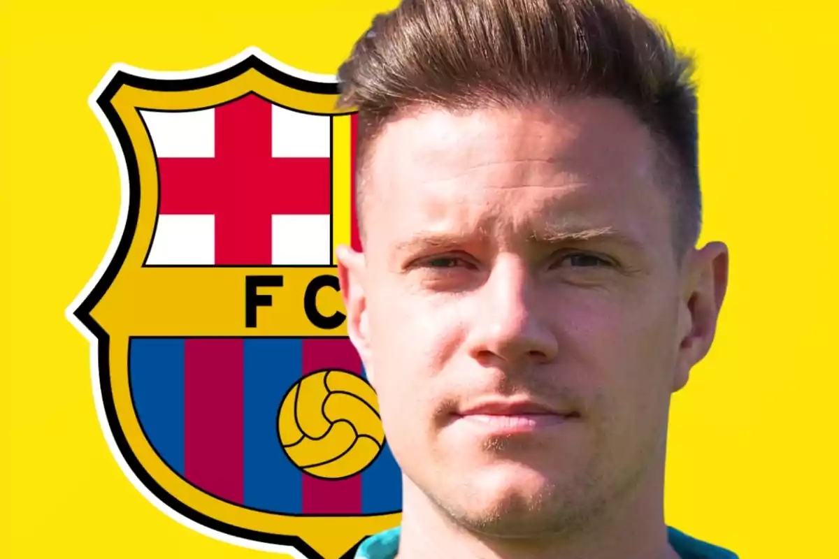 Short-haired goalkeeper in front of the FC Barcelona crest with a yellow background