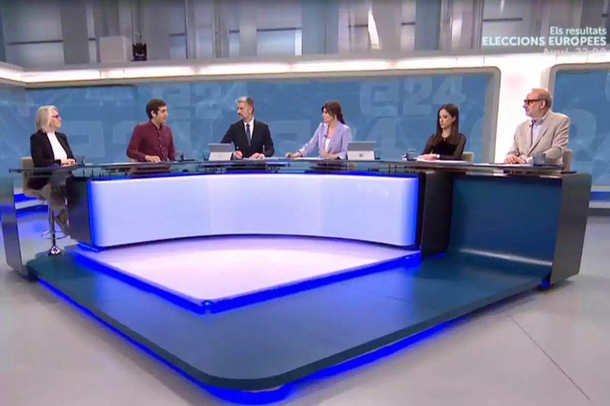 Taula del debat sobre les eleccions europees a TV3 amb Toni Cruanyes, Ariadna Oltra, Estefania Molina i Antoni Bassas entre d'altres