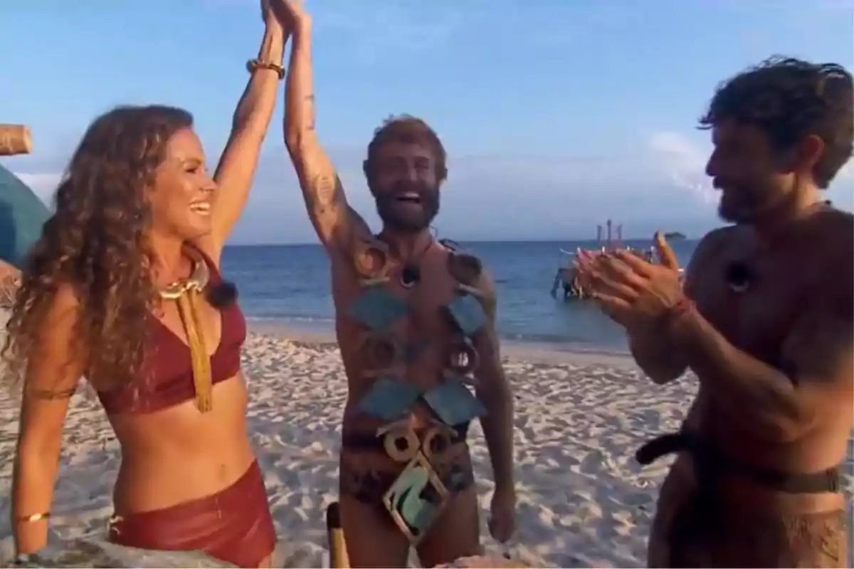 Pelayo és proclamat líder de 'Supervivientes' per Laura Madrueño. Pelayo és proclamat líder de 'Supervivientes' per Laura Madrueño.