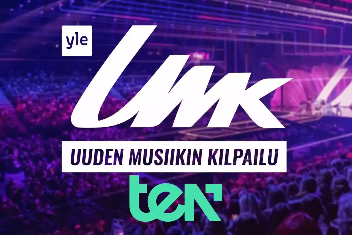 Imagen de un evento musical con el logo de "UMK" y "Uuden Musiikin Kilpailu" en un escenario iluminado.