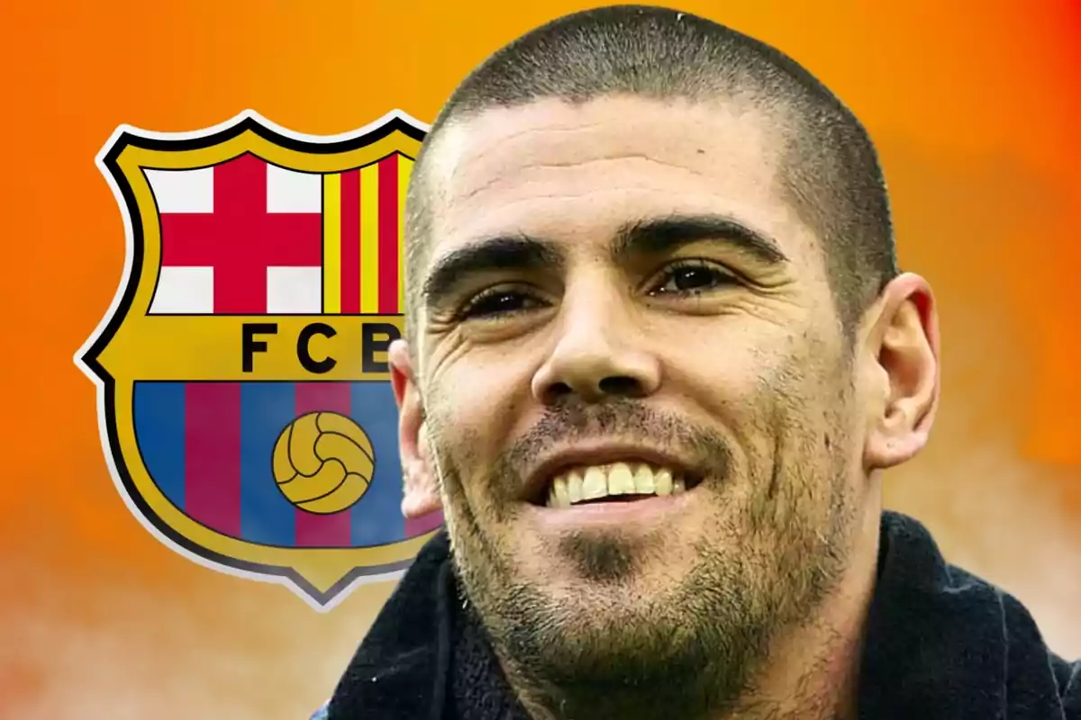 Un home somrient amb l'escut del FC Barcelona de fons.