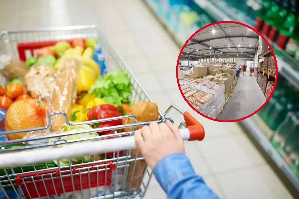 Magatzem gran en cercle vermell sobre fons de detall a supermercat de mà llevant un carro ple de productes frescos