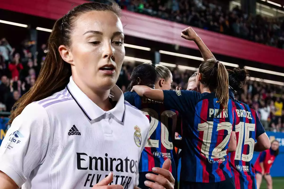 Caroline Weir davant de les jugadores del Barça Femení mirant cap a terra mentre elles celebren