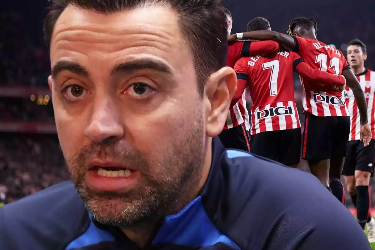 Xavi Hernández amb cara de sorpresa amb els jugadors de l'Athletic Club abraçant-se