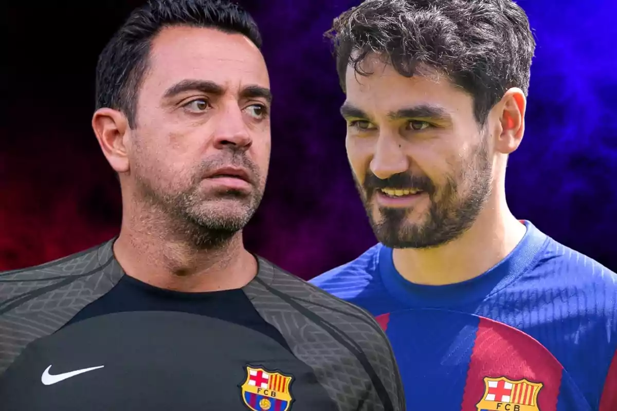 Dos homes amb samarretes del FC Barcelona, un amb uniforme d?entrenador i l?altre amb uniforme de jugador, amb un fons de colors vermell i blau.