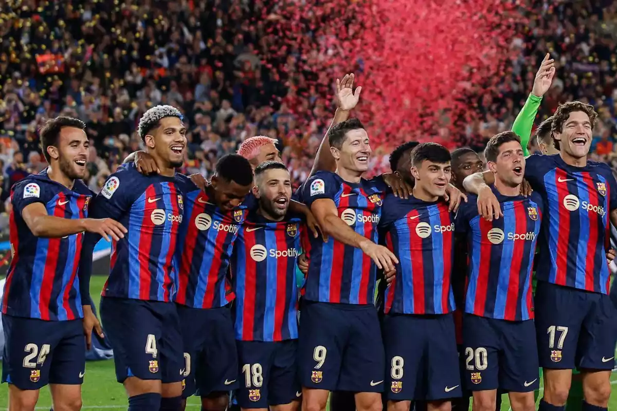 Els jugadors del FC Barcelona celebrant el títol de Lliga